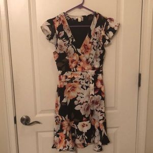 Miami Floral Lined Wrap Dress. Size L.